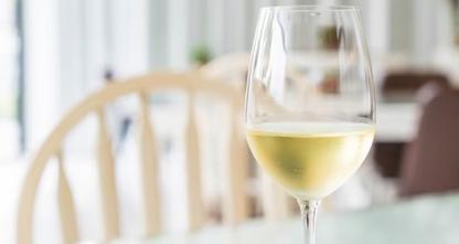 los-refrescantes-vinos-blancos-del-mundo